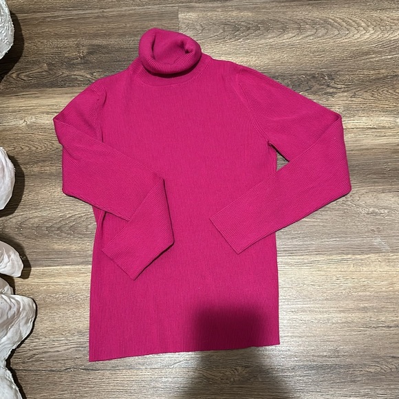 Ann  Taylor size large ribbed turtleneck - Picture 6 of 6